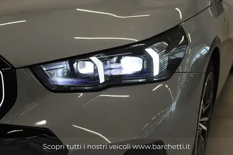 Usata BMW 520 M Sport 197 CV (144 kW) 2024 Grigio Utilitaria