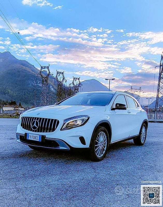 Usata Mercedes GLA200 156 CV (114 kW) 2016 Bianco SUV