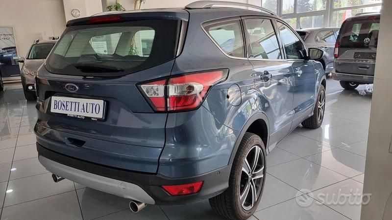 Usata Ford Kuga 150 CV (110 kW) 2018 Blu SUV
