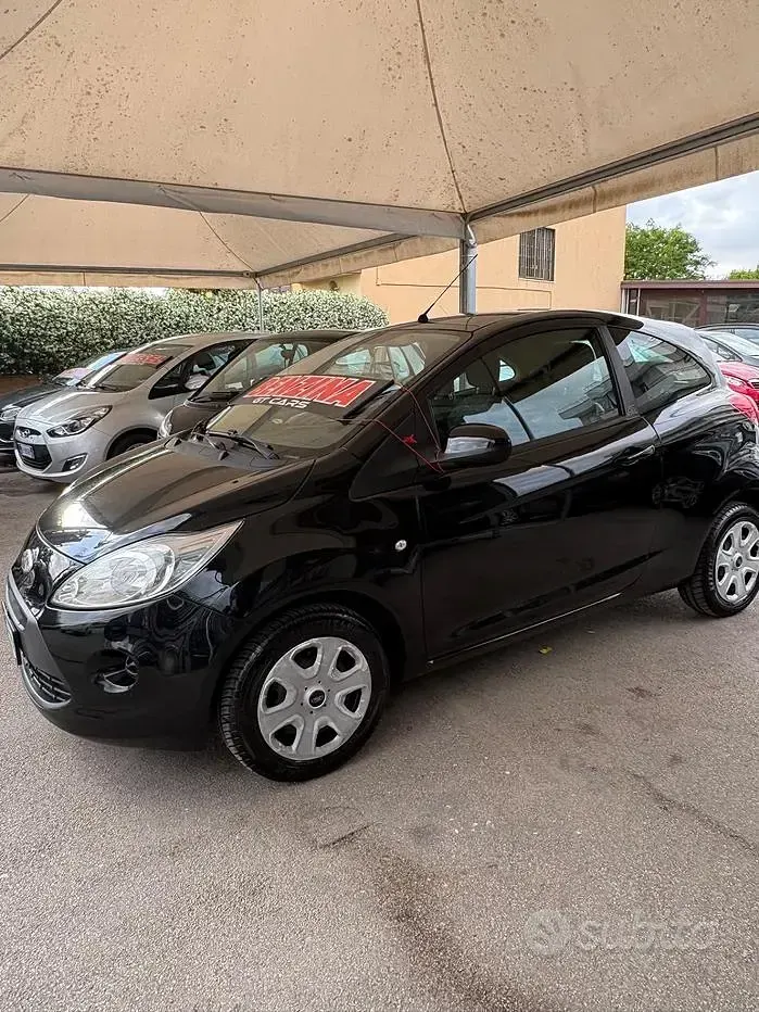 Begagnad Ford Ka Individual 69 HK (50 kW) 2014 Svart Sedan