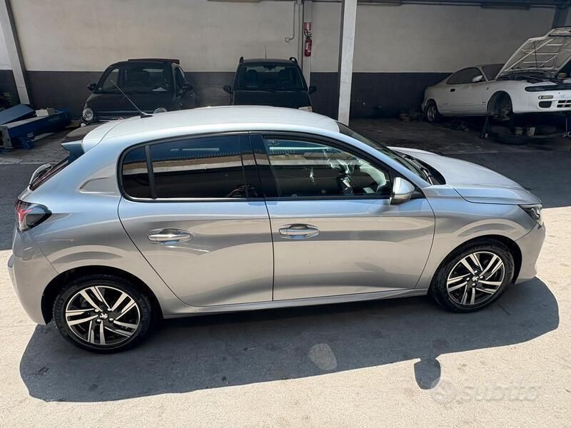 Usata Peugeot 208 68 CV (50 kW) 2020 Grigio Utilitaria