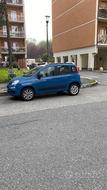 Blu Usata 2014 Fiat Panda Due volumi | 4500 € (Super prezzo) - Immagine 1/4