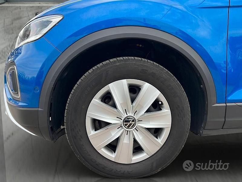 Usata VW T-Roc Life 110 CV (80 kW) 2022 Blu SUV