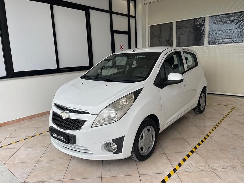 Bianco Usata 2012 Chevrolet Spark LS Due volumi | 4900 € (Buon prezzo) - Immagine 1/4
