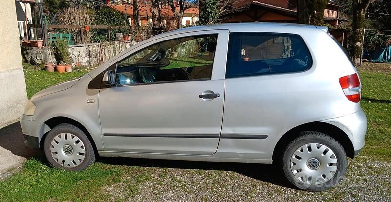 Usata VW Fox 69 CV (50 kW) 2005 Grigio Utilitaria