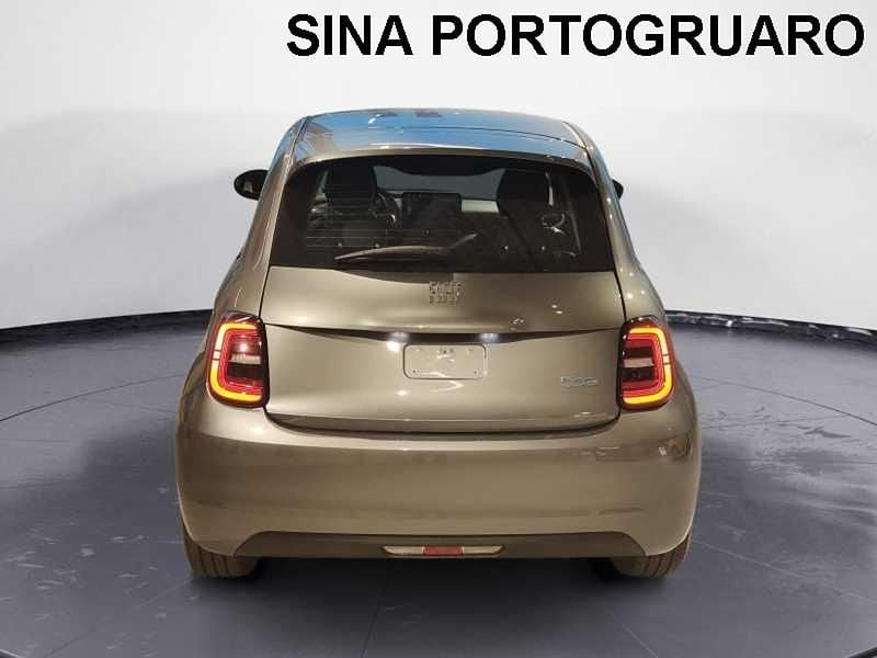 Usata Fiat 500e 86 kW (118 CV) 2024 Grigio Utilitaria