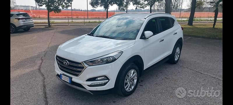Usata Hyundai Tucson Xpossible 141 CV (103 kW) 2016 Bianco SUV