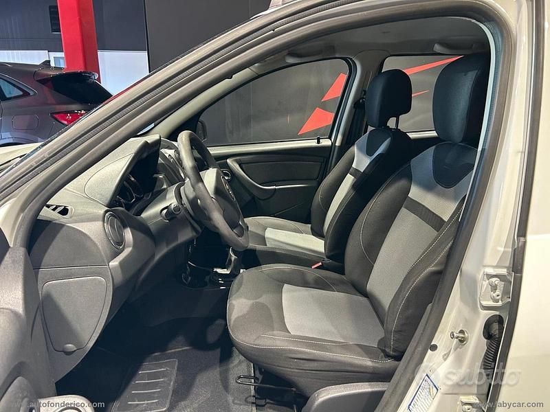 Usata Dacia Duster 110 CV (80 kW) 2017 Bianco SUV