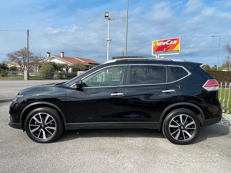 Nero Usata 2017 Nissan X-Trail Tekna SUV | 16.000 € (Buon prezzo) - Immagine 1/4