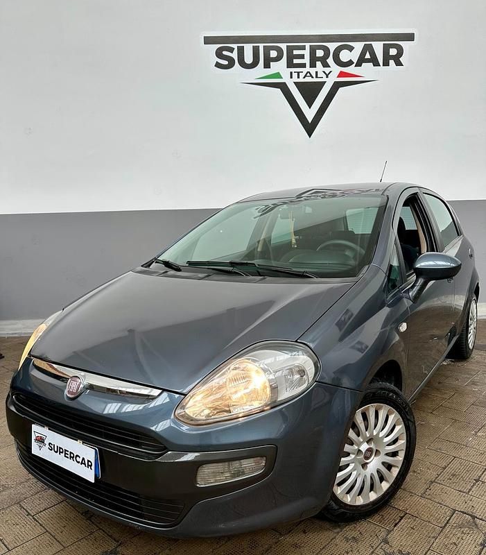 Usata Fiat Grande Punto 75 CV (55 kW) 2010 Grigio Utilitaria