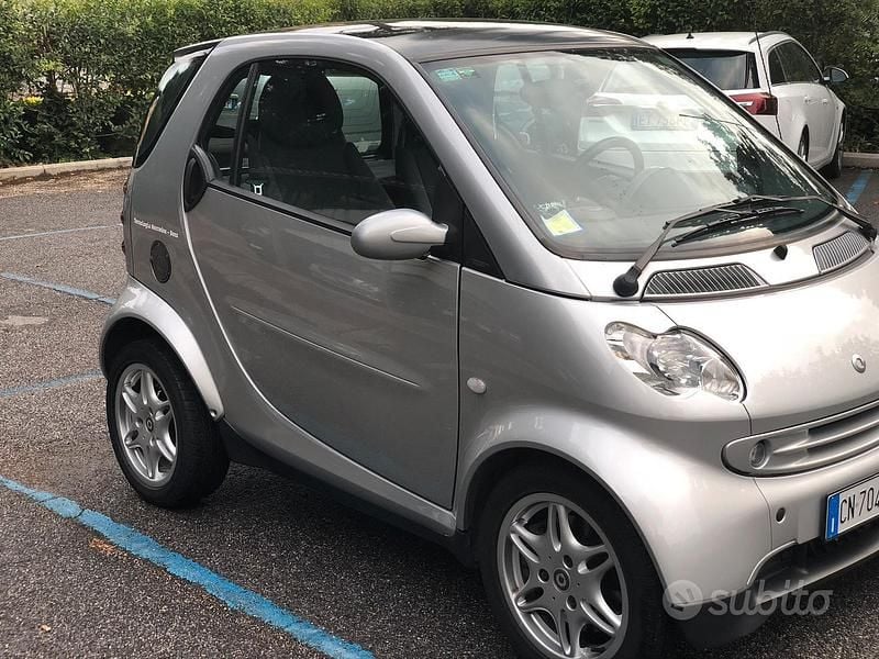 Usata Smart ForTwo Coupé 2024 Grigio Utilitaria