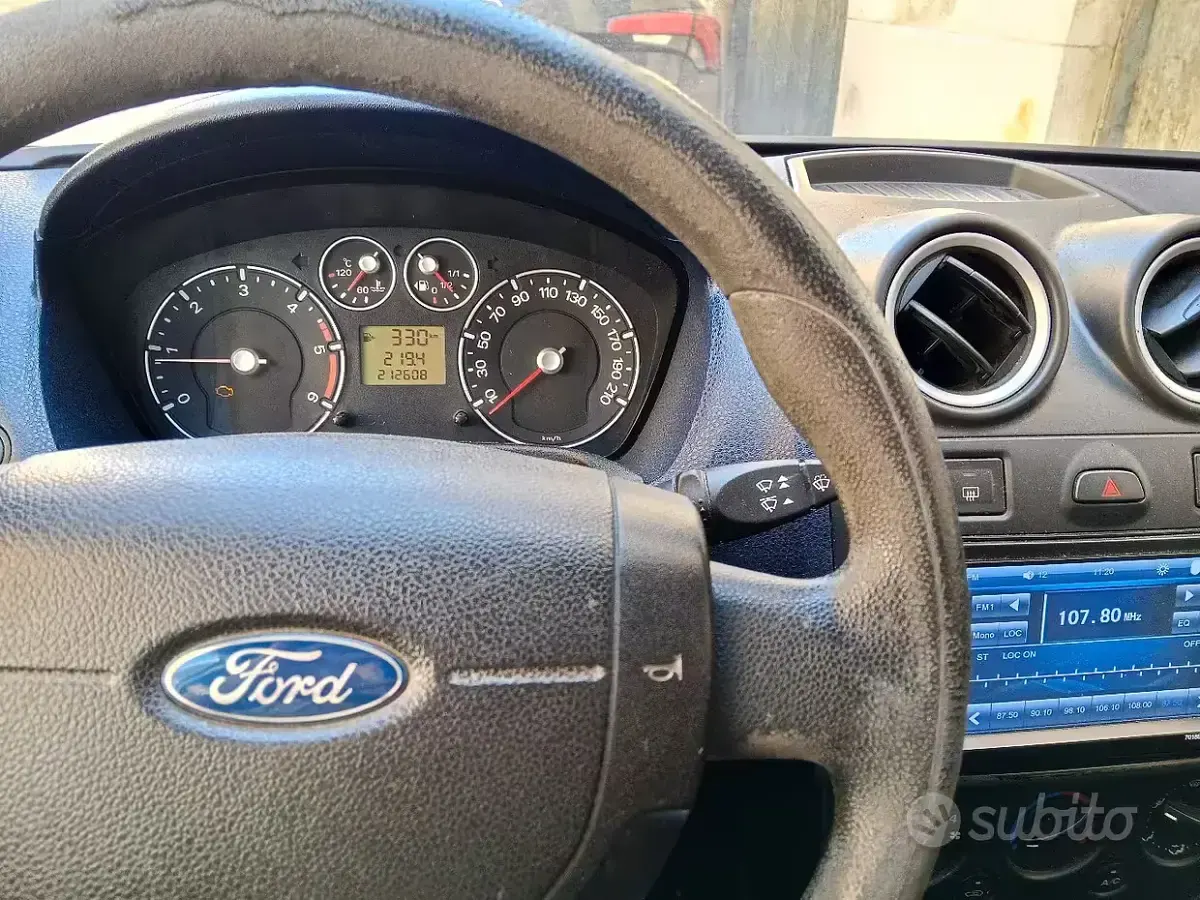 Usata Ford Fiesta 80 CV (58 kW) 2007 Grigio Utilitaria