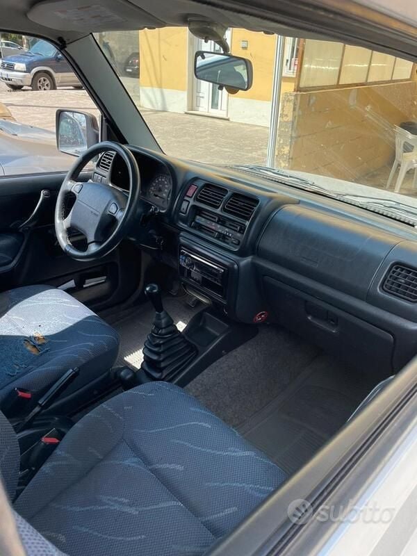 Usata Suzuki Jimny 80 CV (58 kW) 2004 SUV