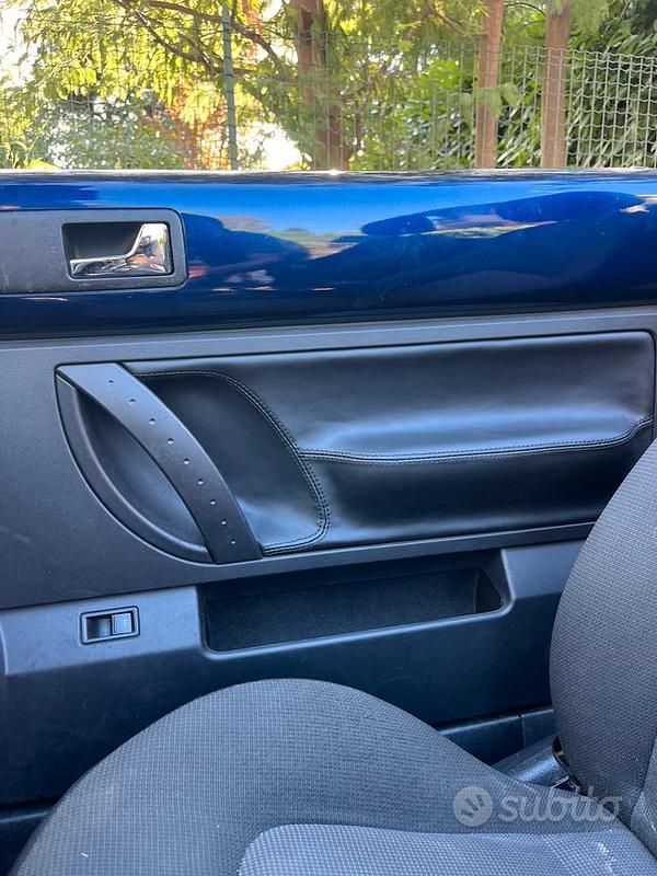 Usata VW New Beetle 2006 Blu Utilitaria