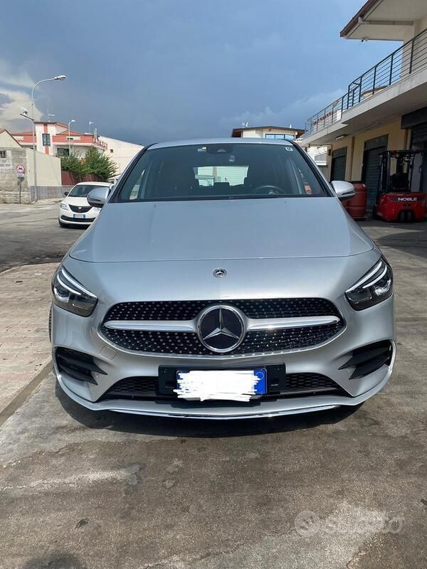 Usata Mercedes B200 AMG 150 CV (110 kW) 2022 Grigio Monovolume
