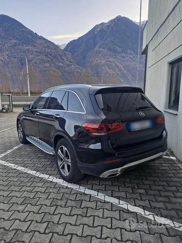 Usata Mercedes GLC200 163 CV (119 kW) 2020 Nero SUV