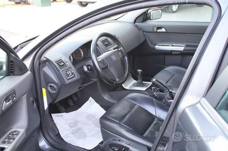 Usata Volvo V50 Momentum 136 CV (100 kW) 2004 Station wagon