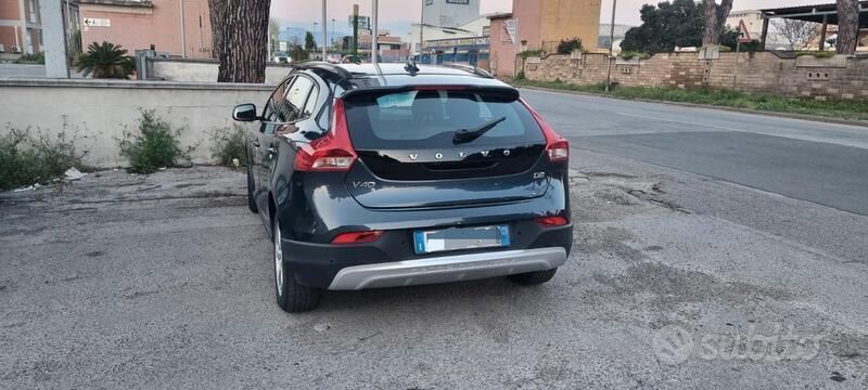 Usata Volvo V40 CC 120 CV (88 kW) 2017 Blu Station wagon