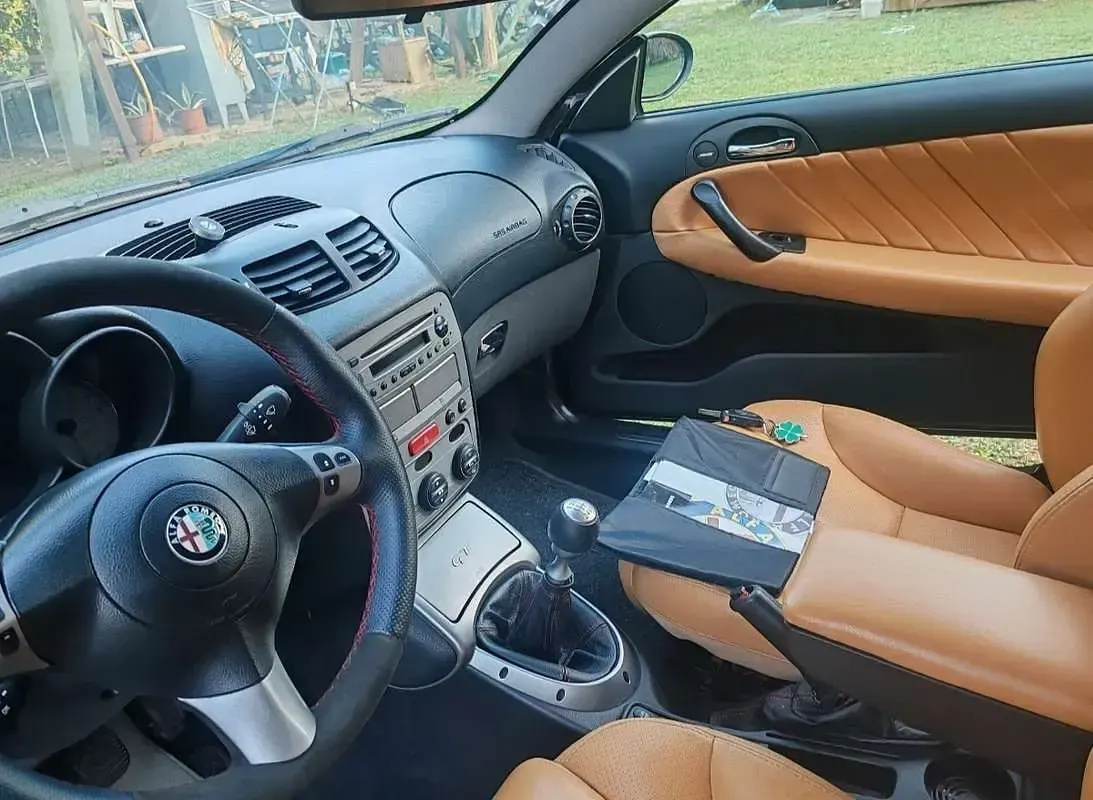 Usata Alfa Romeo GT 239 CV (175 kW) 2005 Coupé