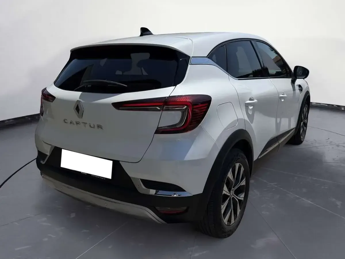 Usata Renault Captur Techno 90 CV (66 kW) 2023 Bianco SUV
