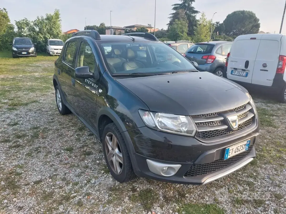Usata Dacia Sandero Prestige 90 CV (66 kW) 2013 Nero Berlina