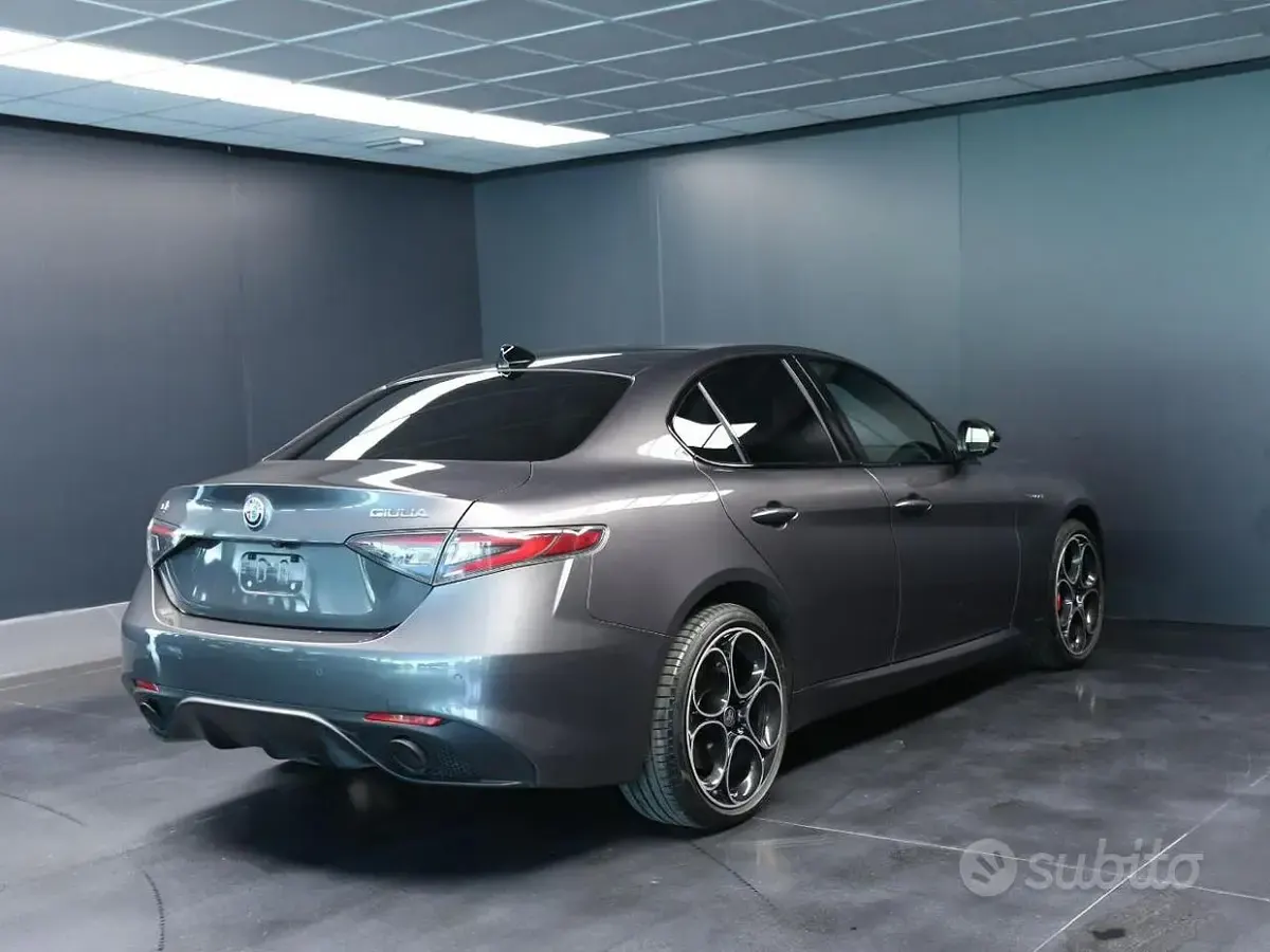 Occasion Alfa Romeo Giulia Veloce 280 PK (205 kW) 2024 Grijs Sedan