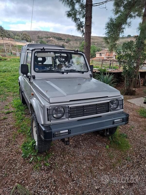 Grigio Usata 1986 Suzuki Samurai SUV | 5000 € - Immagine 1/4