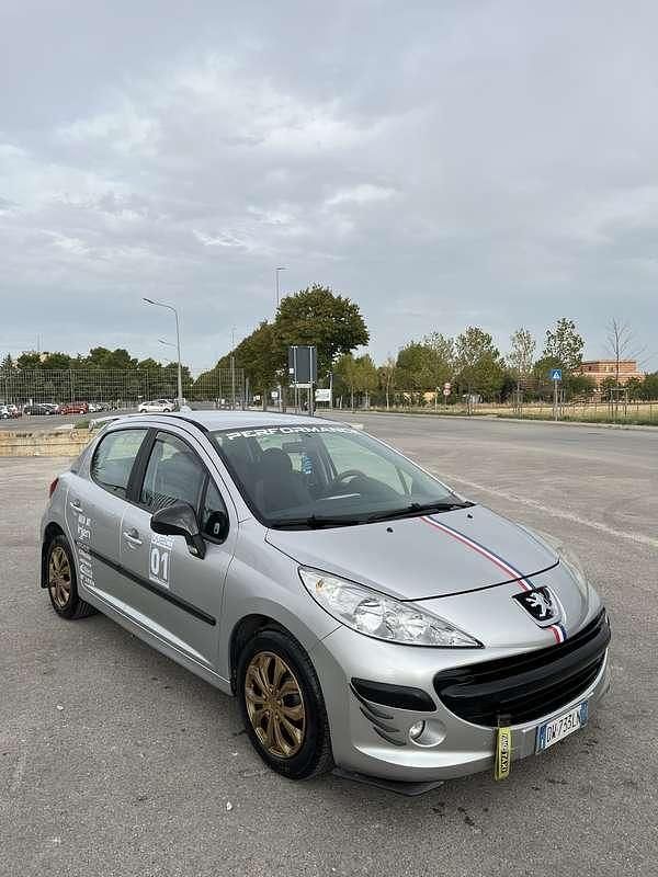 Usata 2009 Peugeot 207 Sport Tre volumi | 2900 € (Buon prezzo) - Immagine 1/4
