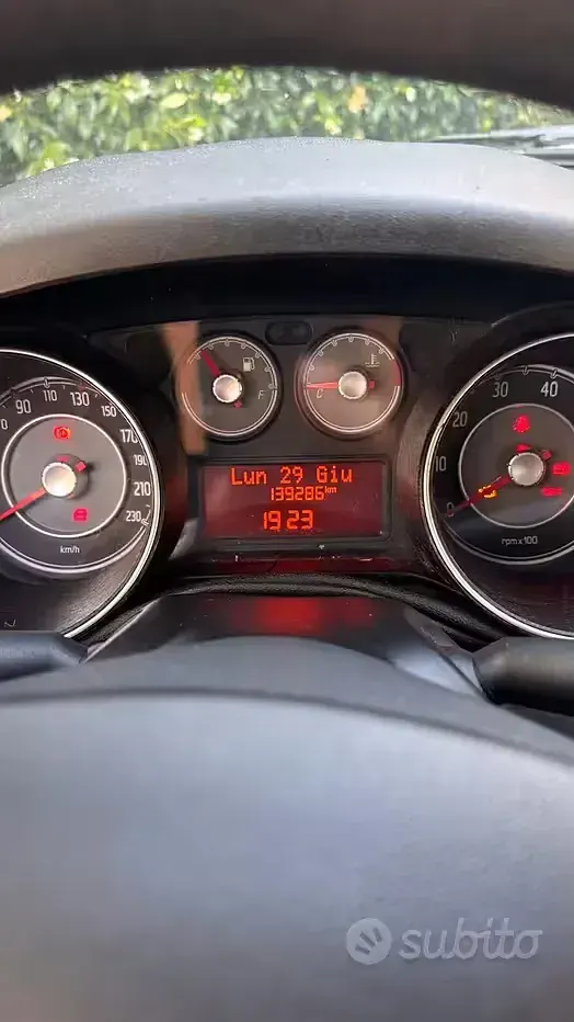 Usata Fiat Punto 75 CV (55 kW) 2011 Nero Utilitaria