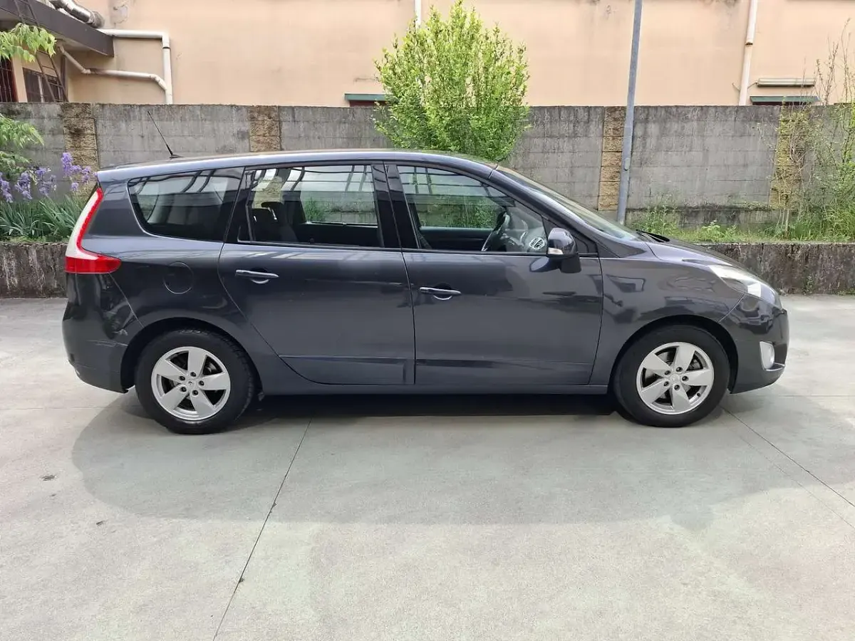 Usata Renault Scenic E-Tech 131 CV (96 kW) 2009 Other Monovolume