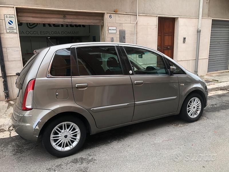 Usata Lancia Musa 77 CV (56 kW) 2009 Marrone Monovolume