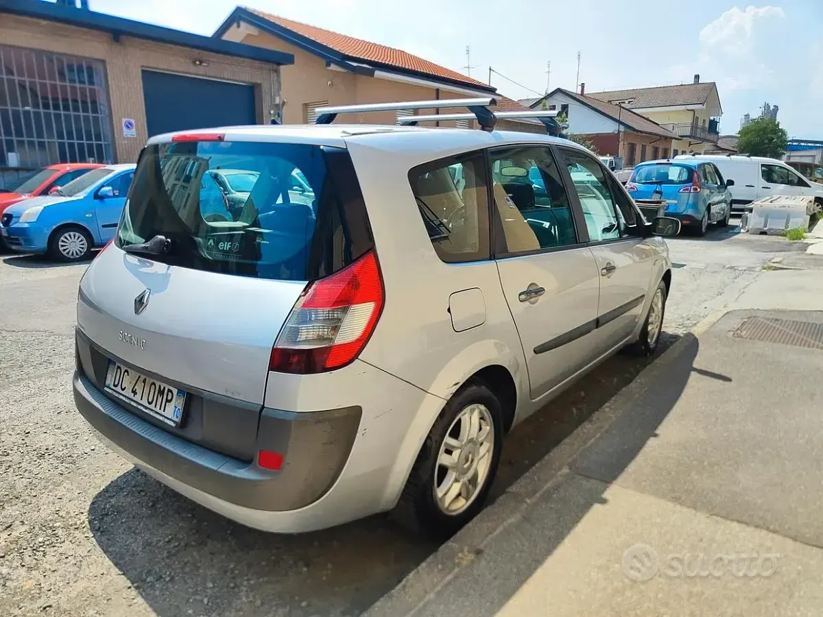 Usata Renault Grand Scénic II 130 CV (95 kW) 2006 Grigio Monovolume