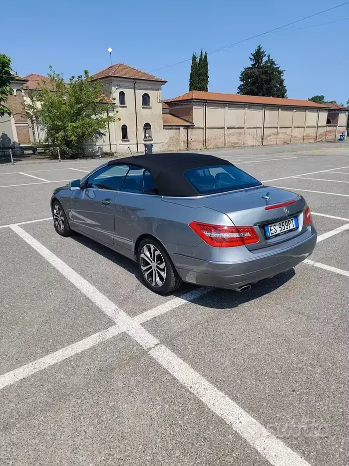 Usata Mercedes E220 170 CV (125 kW) 2013 Grigio Cabrio