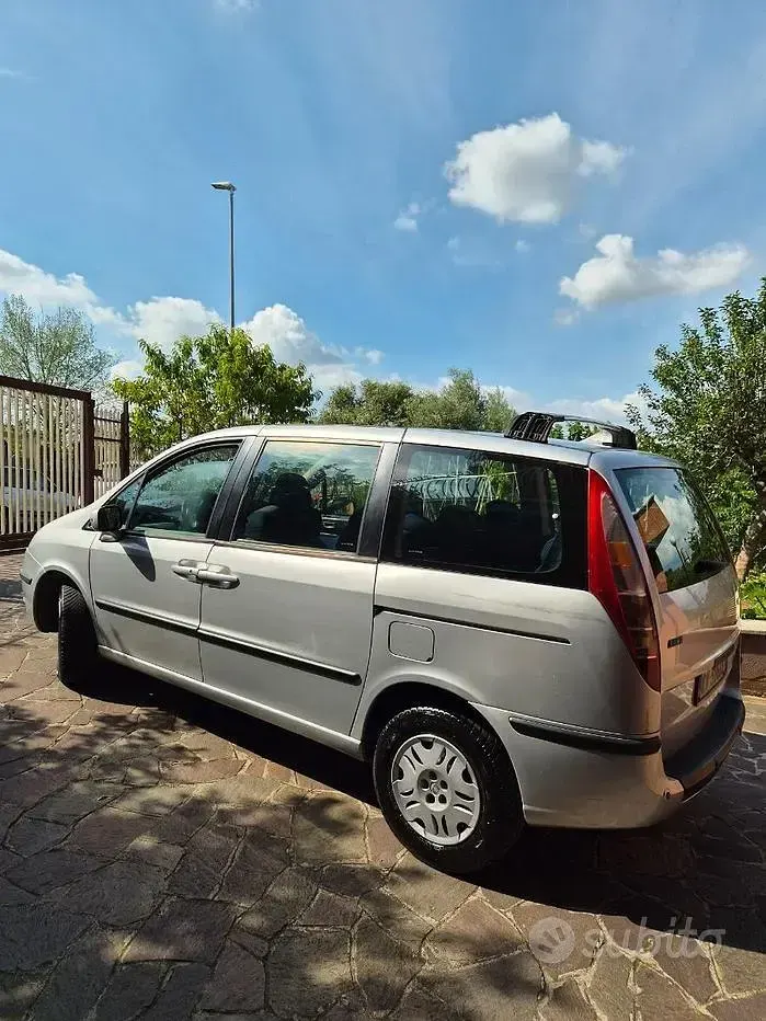 Usata Fiat Ulysse 109 CV (80 kW) 2005 Grigio Monovolume