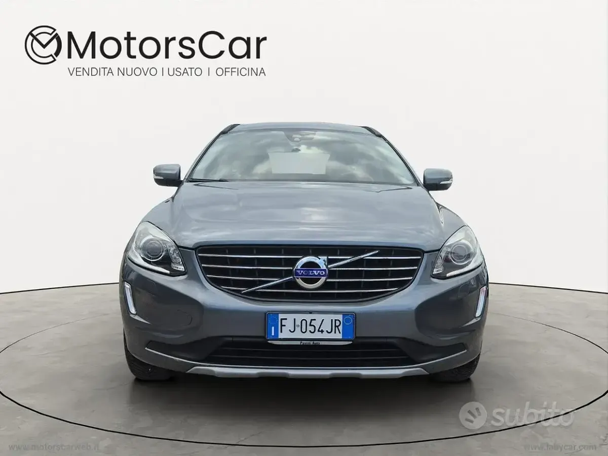 Usata Volvo XC60 Momentum 150 CV (110 kW) 2017 Grigio SUV