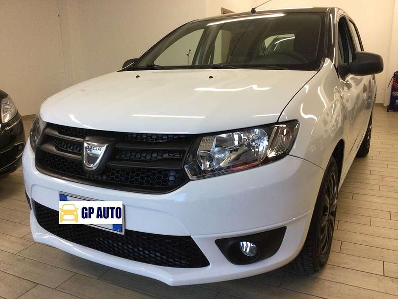 Bianco Usata 2016 Dacia Sandero Lauréate Due volumi | 6499 € (Buon prezzo) - Immagine 1/4