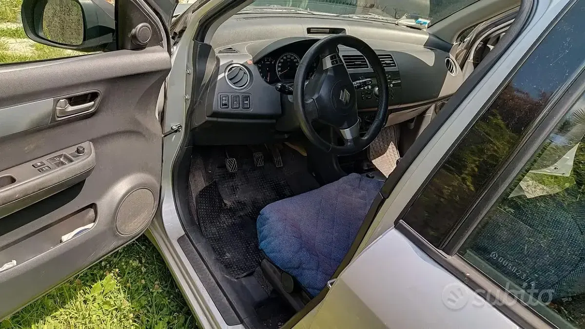 Usata Suzuki Swift 92 CV (67 kW) 2008 Grigio Utilitaria