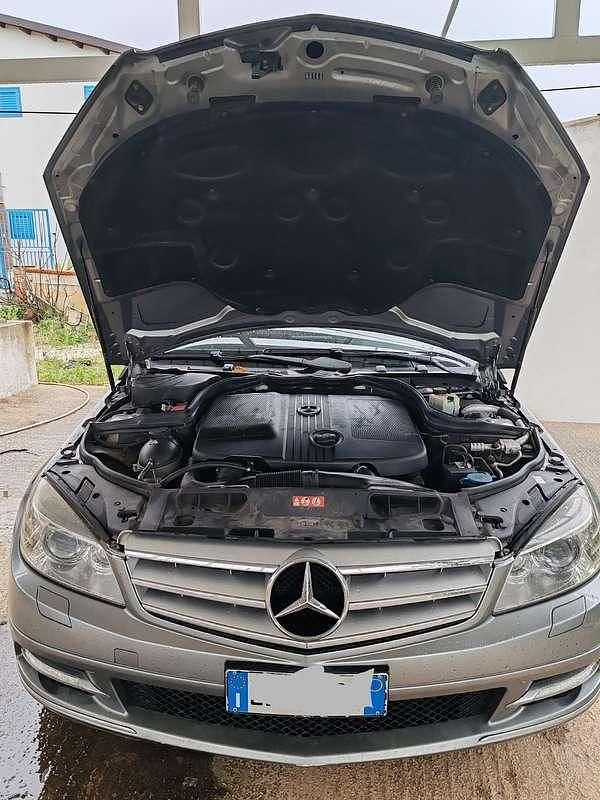 Usata Mercedes C200 Avantgarde 136 CV (100 kW) 2010 Grigio Berlina