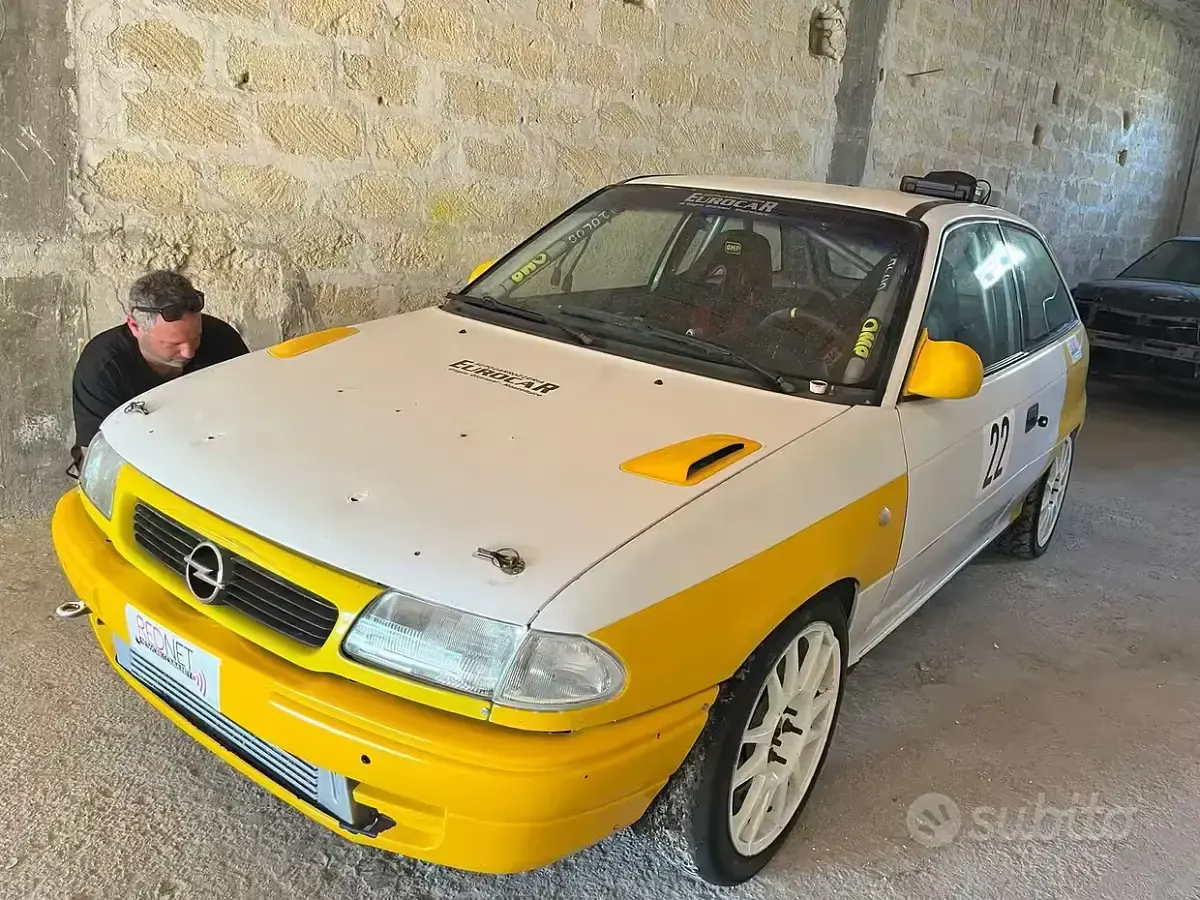 Usata Opel Astra 150 CV (110 kW) 1992 Berlina