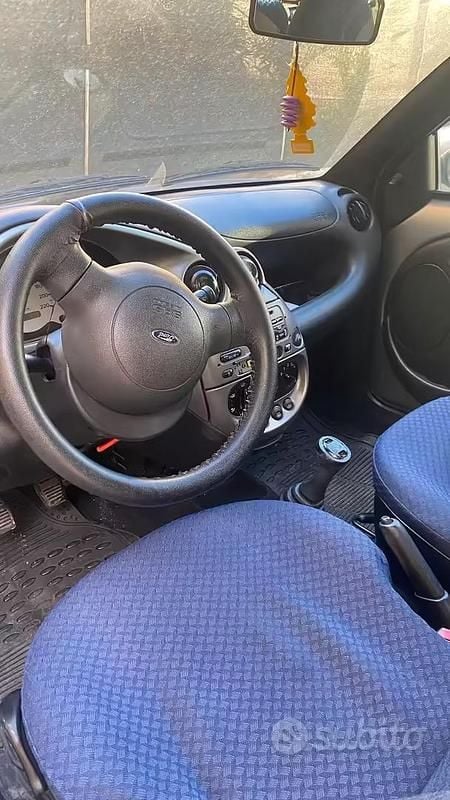 Usata Ford Ka 60 CV (44 kW) 2004 Grigio Utilitaria