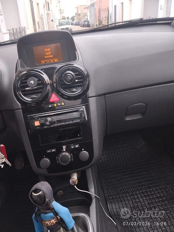Usata Opel Corsa 75 CV (55 kW) 2010 Grigio Utilitaria