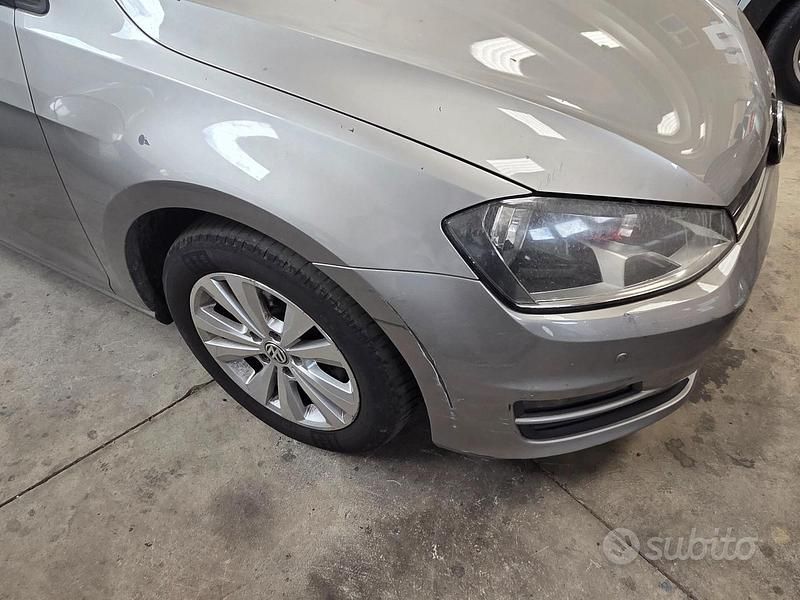 Usata VW Golf VII Comfortline 104 CV (76 kW) 2014 Grigio Berlina