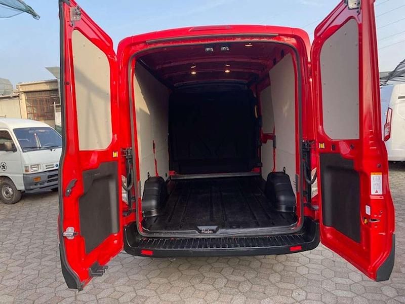 Usata Ford Transit 105 CV (77 kW) 2022 Rosso Furgone