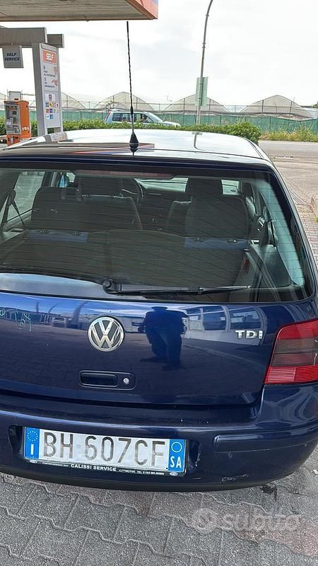 Usata VW Golf IV 90 CV (66 kW) 2000 Blu Berlina