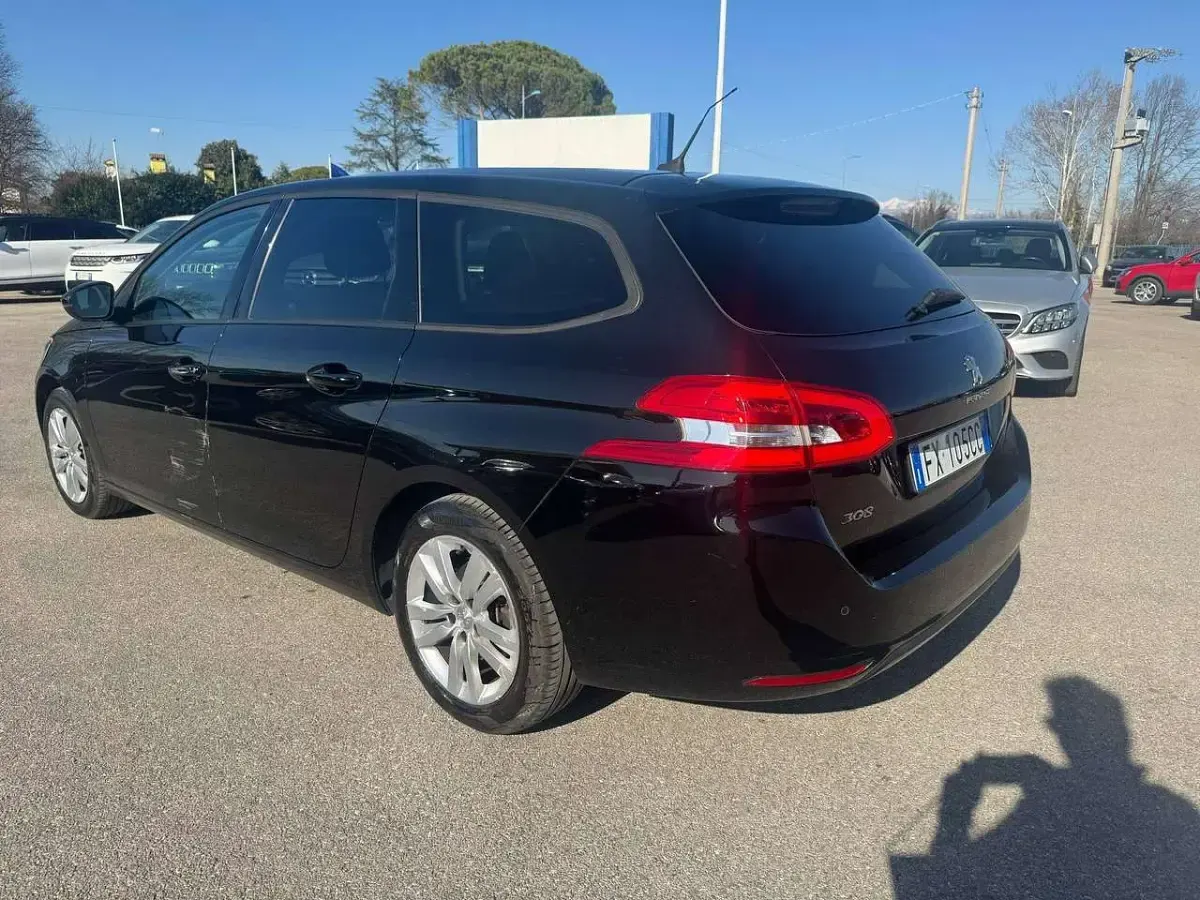 Usata Peugeot 308 Business-Line 131 CV (96 kW) 2019 Nero Station wagon