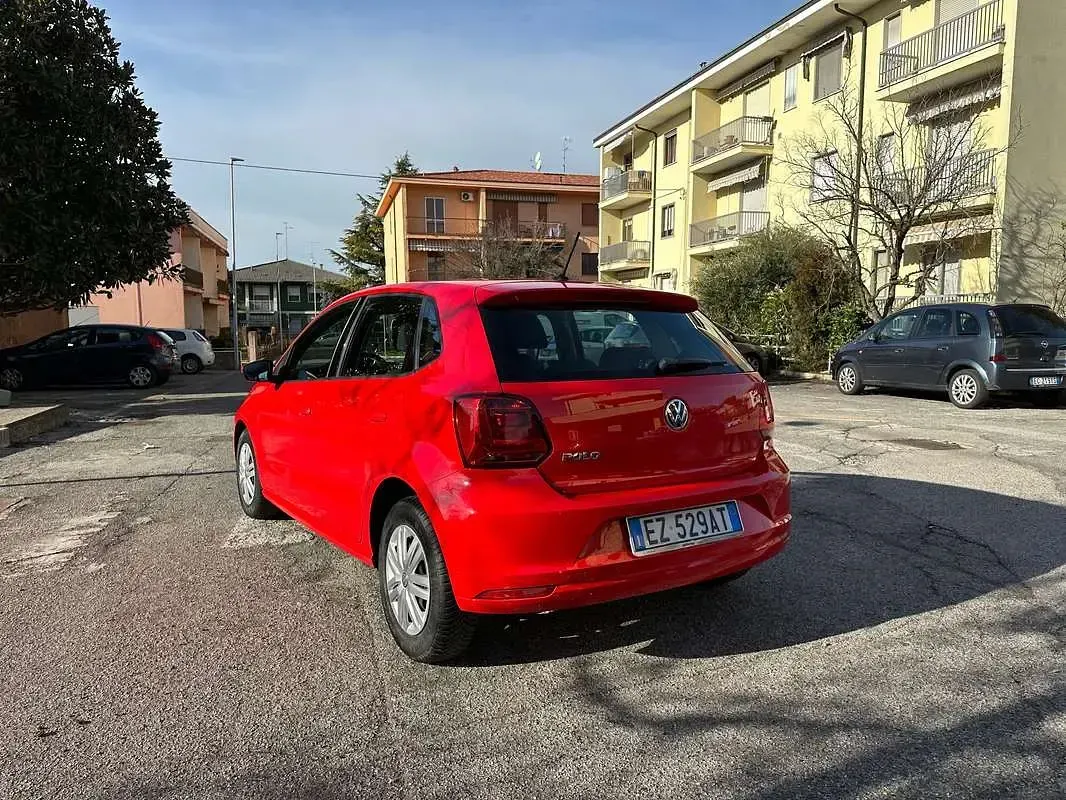 Usata VW Polo Trendline 60 CV (44 kW) 2015 Rosso Berlina