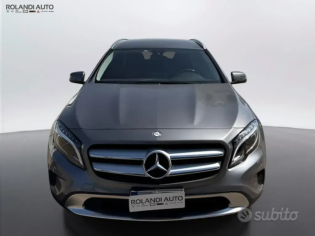 Usata Mercedes GLA220 177 CV (130 kW) 2015 Grigio SUV