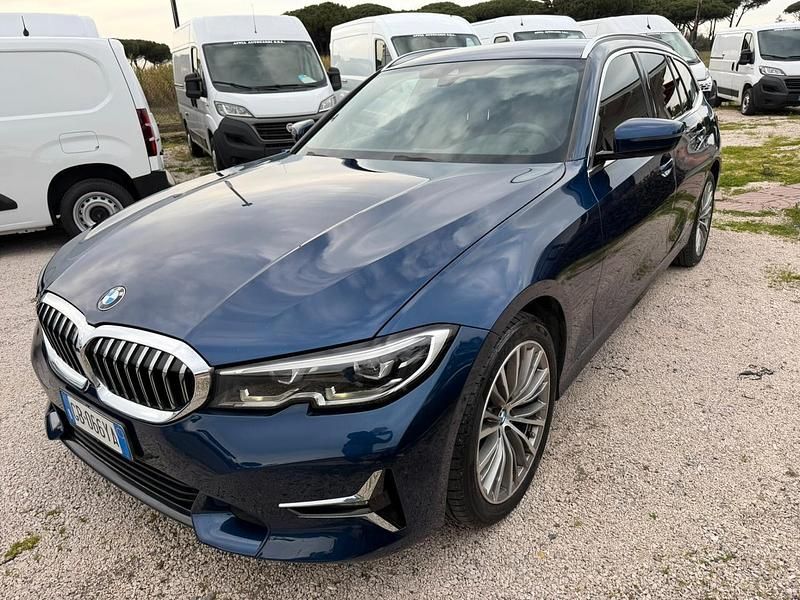 Usata BMW 320e Luxury Line 190 CV (139 kW) 2020 Blu Station wagon