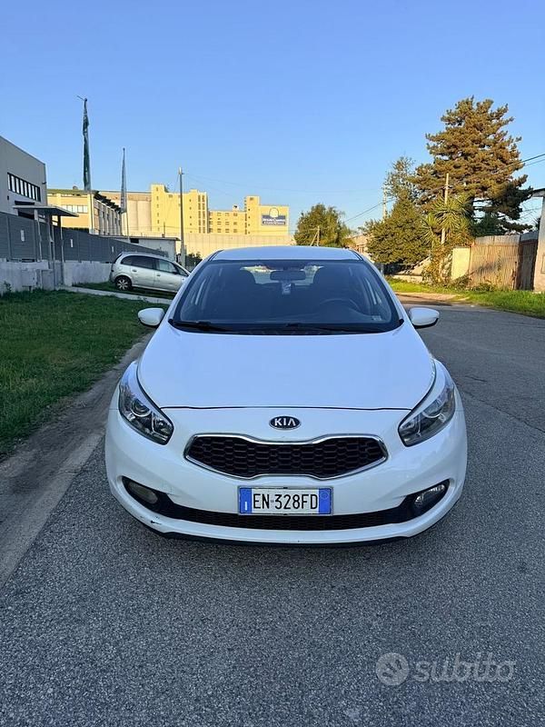 Usata Kia Ceed Active 89 CV (65 kW) 2013 Bianco Utilitaria