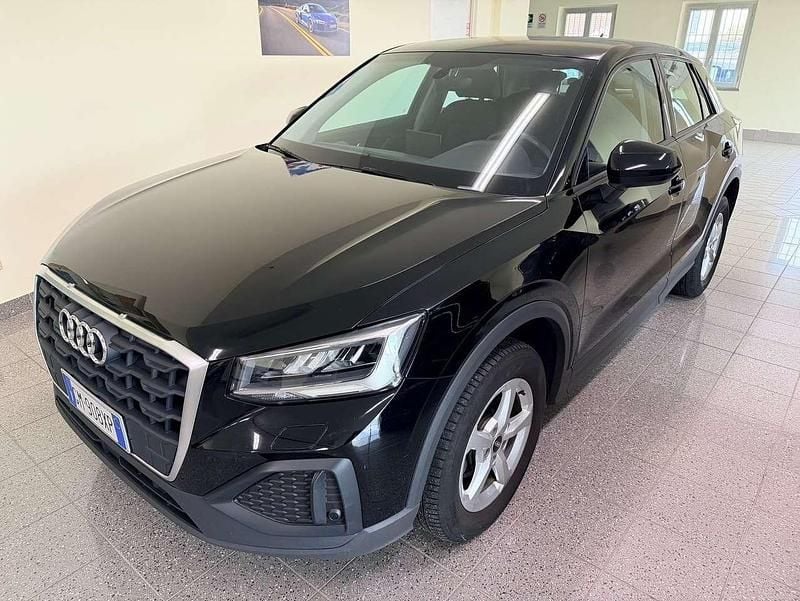 Begagnad Audi Q2 Business 116 HK (85 kW) 2023 Svart SUV
